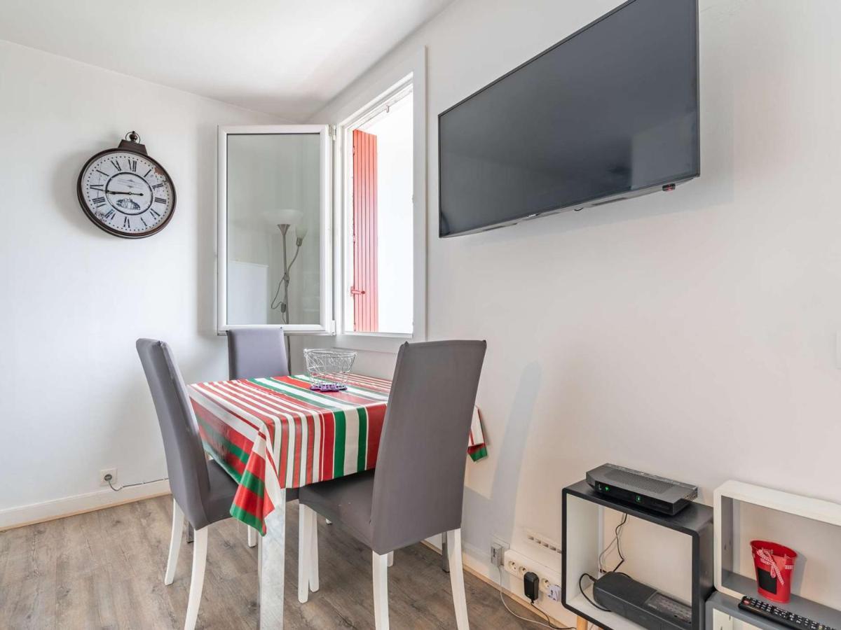Joli Studio En Centre-Ville Avec Parking, Animaux Admis - Fr-1-2-304 Hendaye Kültér fotó